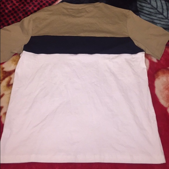 Men’s t-shirt.
